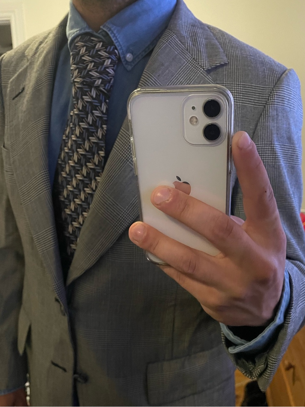 Geoffrey Beene blue pattern 100% silk tie